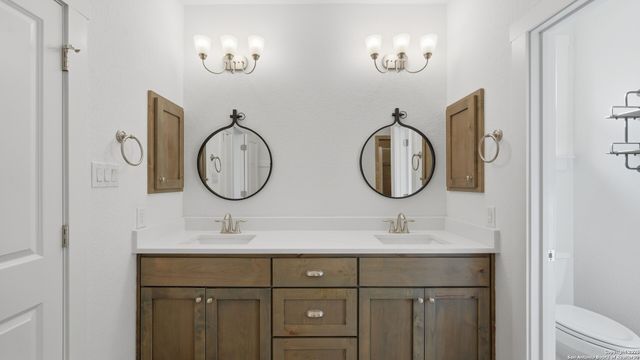 1039 Primrose Path, Canyon Lake, TX 78133