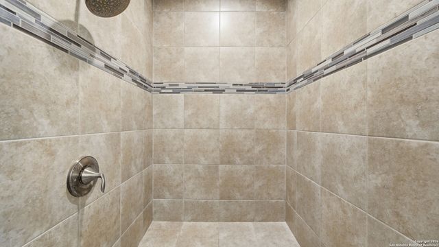1039 Primrose Path, Canyon Lake, TX 78133