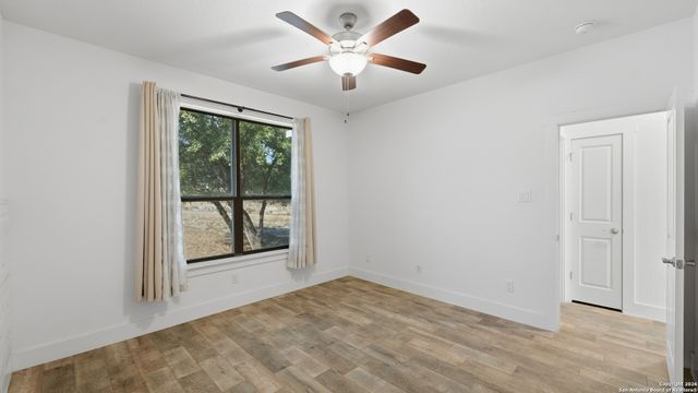 1039 Primrose Path, Canyon Lake, TX 78133