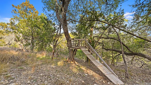 1039 Primrose Path, Canyon Lake, TX 78133