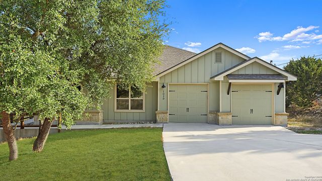 1039 Primrose Path, Canyon Lake, TX 78133