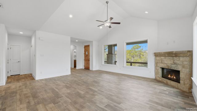1039 Primrose Path, Canyon Lake, TX 78133