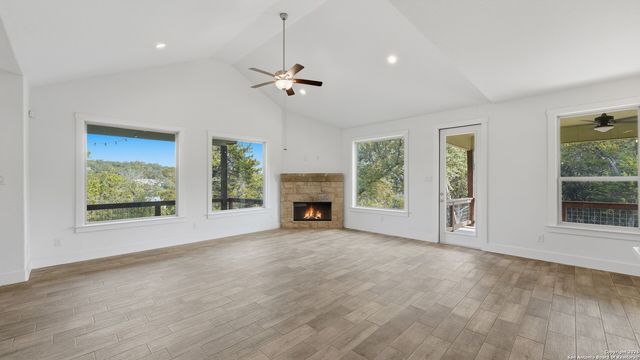 1039 Primrose Path, Canyon Lake, TX 78133