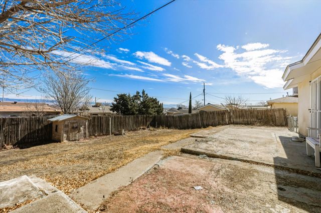 1112 Clemente Street SW, Albuquerque, NM 87121