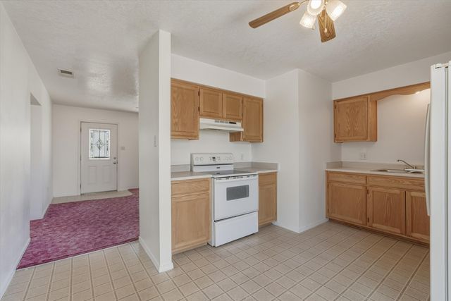 1112 Clemente Street SW, Albuquerque, NM 87121