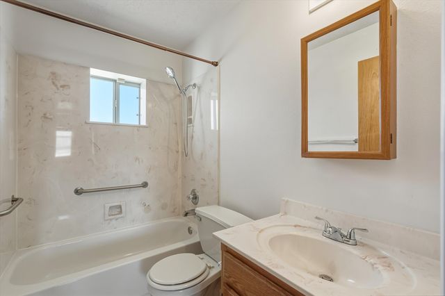 1112 Clemente Street SW, Albuquerque, NM 87121