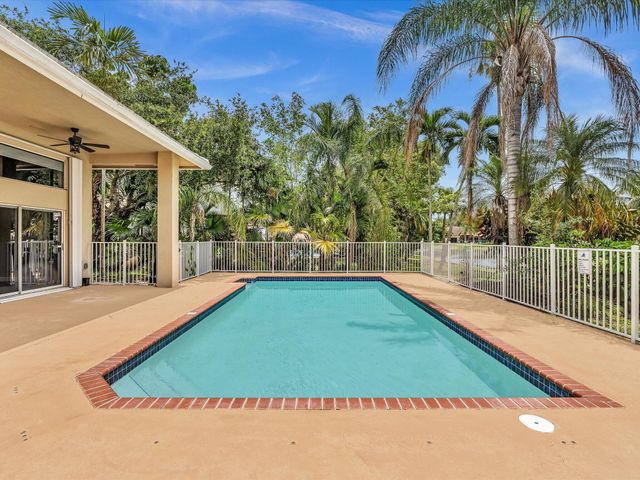 10434 NW 6th Court, Coral Springs, FL 33071