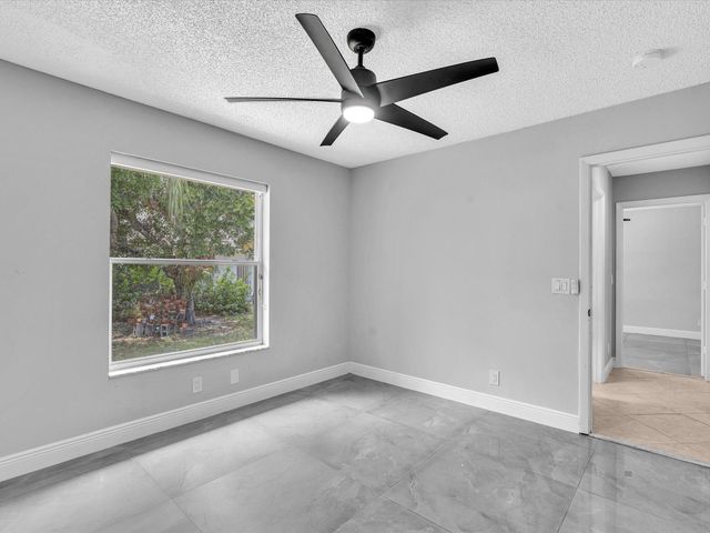 10434 NW 6th Court, Coral Springs, FL 33071