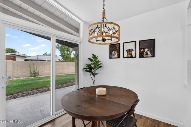 6908 E EARLL Drive, Scottsdale, AZ 85251