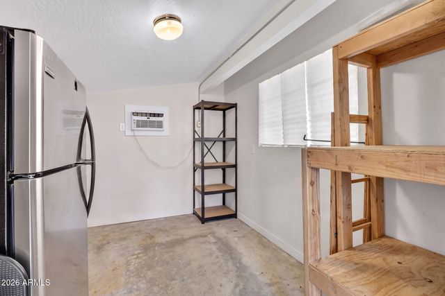 6908 E EARLL Drive, Scottsdale, AZ 85251
