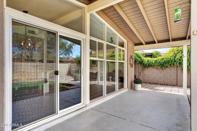6908 E EARLL Drive, Scottsdale, AZ 85251