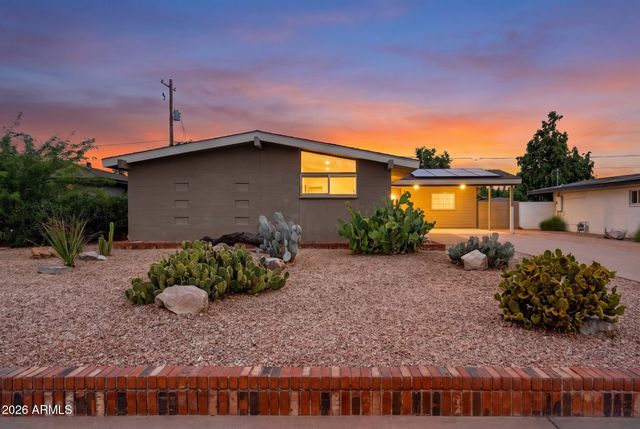 6908 E EARLL Drive, Scottsdale, AZ 85251