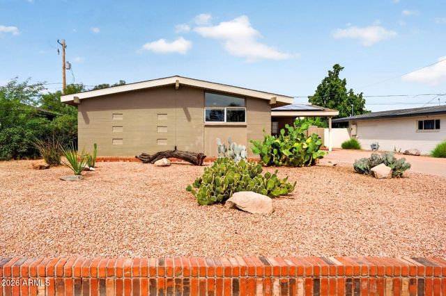 6908 E EARLL Drive, Scottsdale, AZ 85251