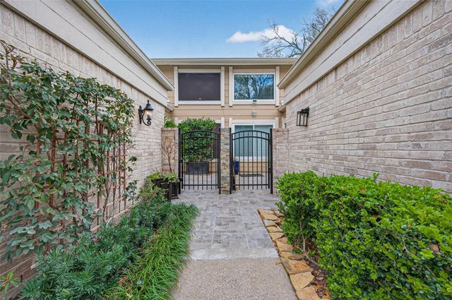 11622 Village Place Drive 328, Houston, TX 77077