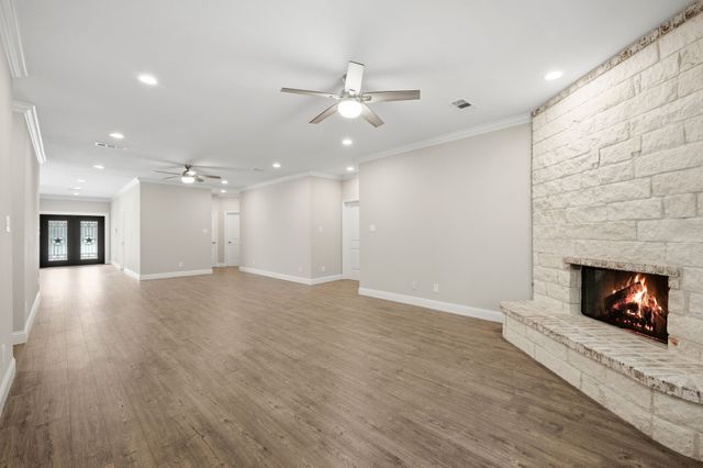 901 E Jefferson Street, Van Alstyne, TX 75495