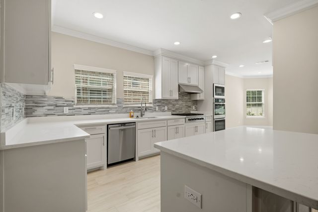 901 E Jefferson Street, Van Alstyne, TX 75495