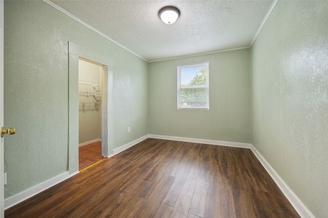 4305 Templeton Street, Greenville, TX 75401