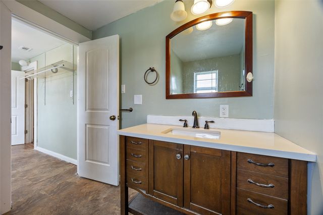 4305 Templeton Street, Greenville, TX 75401