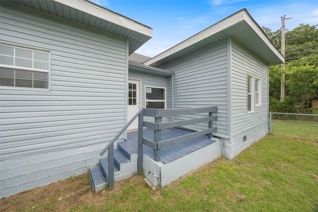 4305 Templeton Street, Greenville, TX 75401