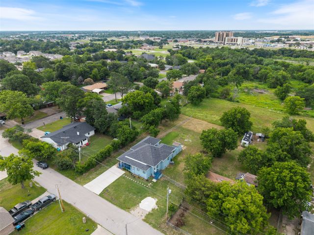 4305 Templeton Street, Greenville, TX 75401