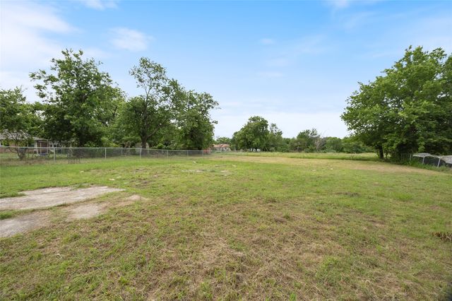 4305 Templeton Street, Greenville, TX 75401