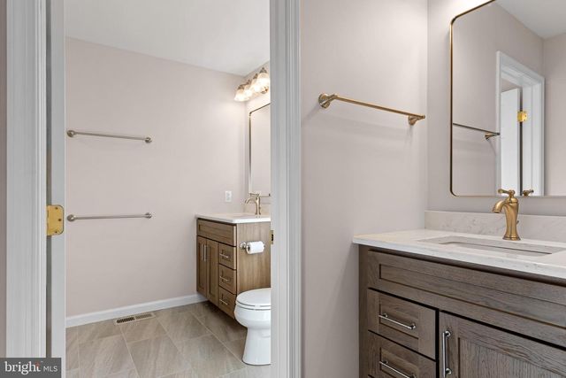 10 AMARANTH DR, Newark, DE 19711