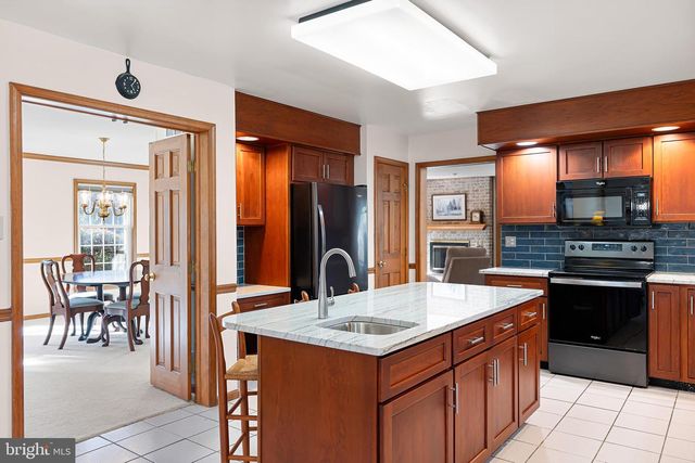 10 AMARANTH DR, Newark, DE 19711