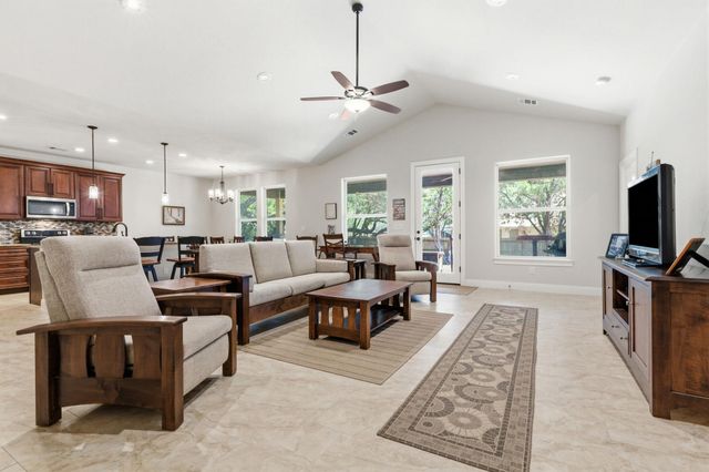 18817 Kelly DR, Lago Vista, TX 78645