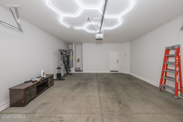 8754 N Mugho Pine Trail, Tucson, AZ 85743