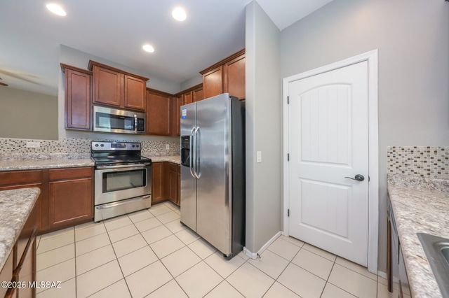 8754 N Mugho Pine Trail, Tucson, AZ 85743