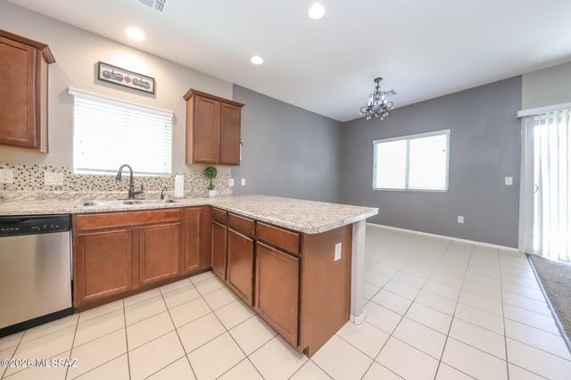 8754 N Mugho Pine Trail, Tucson, AZ 85743