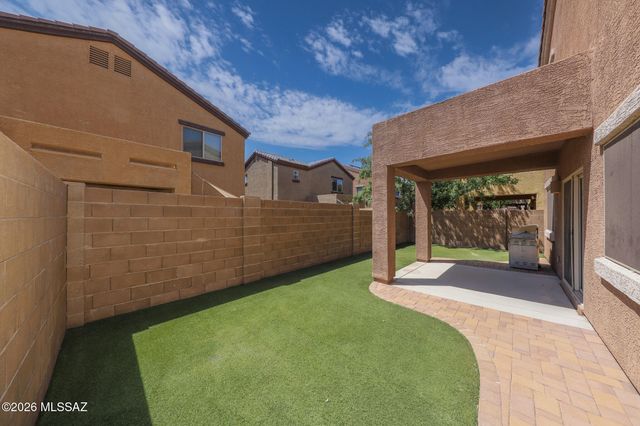 8754 N Mugho Pine Trail, Tucson, AZ 85743