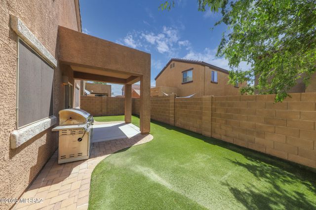 8754 N Mugho Pine Trail, Tucson, AZ 85743