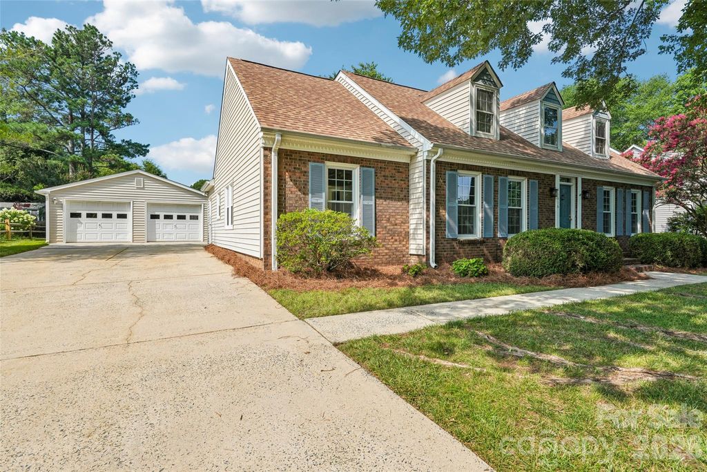 11616 Parks Farm Lane, Charlotte, NC 28277