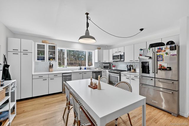 16 Oxford Springs Road, Chester, NY 10918