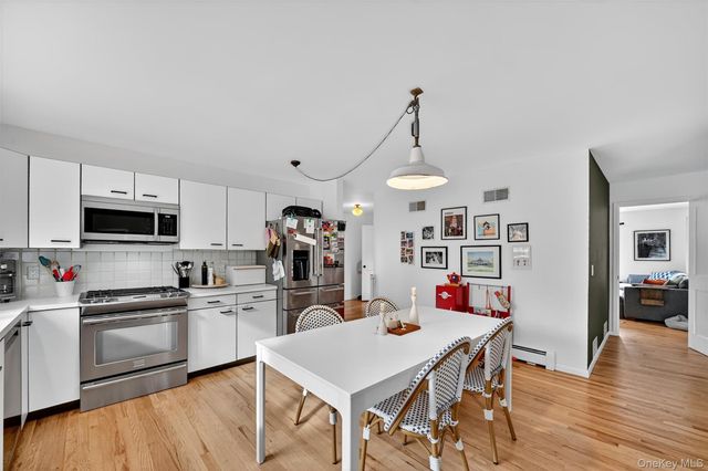 16 Oxford Springs Road, Chester, NY 10918