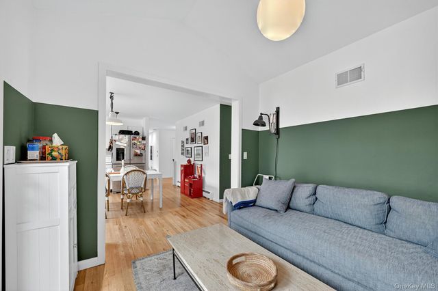 16 Oxford Springs Road, Chester, NY 10918