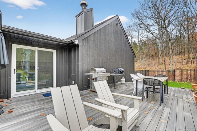 16 Oxford Springs Road, Chester, NY 10918