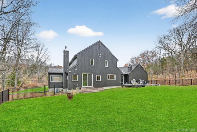 16 Oxford Springs Road, Chester, NY 10918