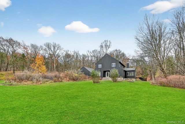 16 Oxford Springs Road, Chester, NY 10918