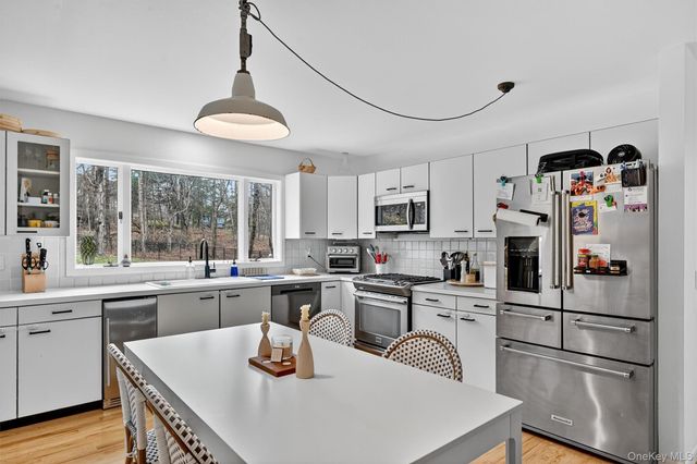 16 Oxford Springs Road, Chester, NY 10918