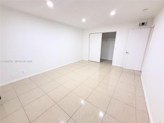 2950 Griffin Rd 3, Dania Beach, FL 33312