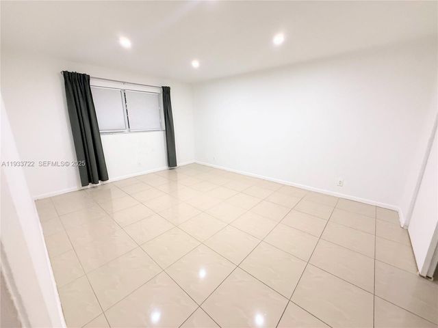 2950 Griffin Rd 3, Dania Beach, FL 33312