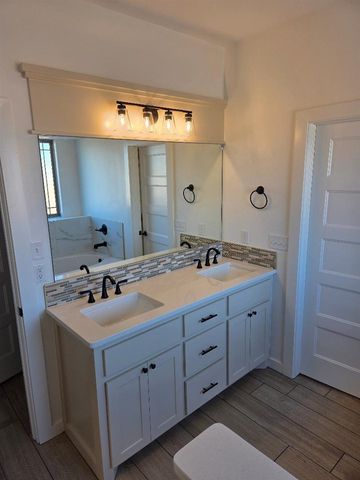 5632 NE Minnow Ln, Elgin, OK 73538