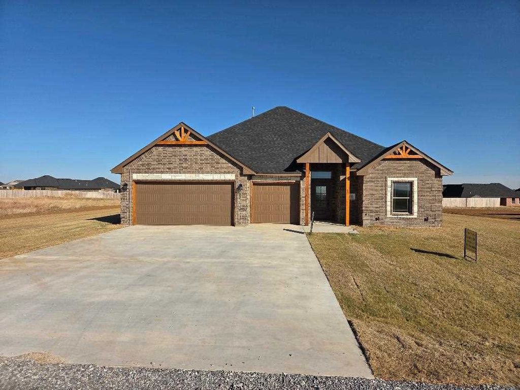 5632 NE Minnow Ln, Elgin, OK 73538