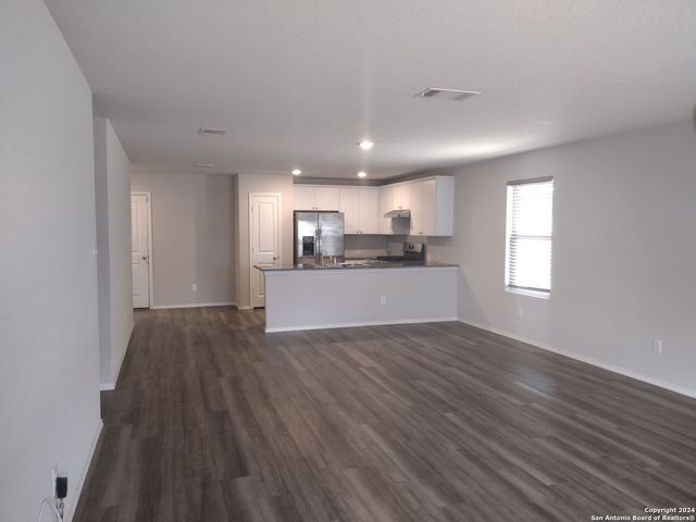 7722 BLUE GULF DR, San Antonio, TX 78222