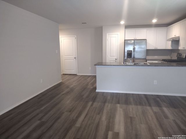 7722 BLUE GULF DR, San Antonio, TX 78222