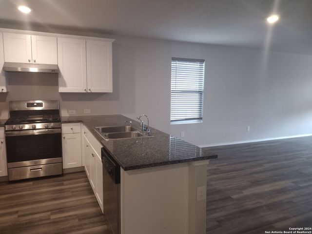 7722 BLUE GULF DR, San Antonio, TX 78222