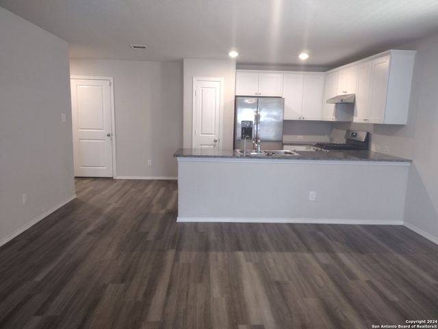 7722 BLUE GULF DR, San Antonio, TX 78222