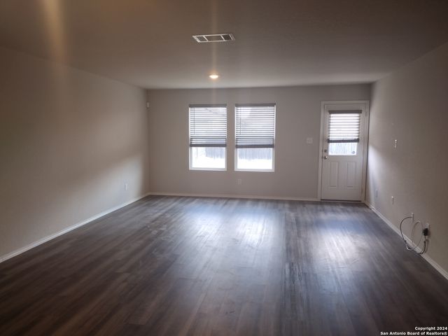 7722 BLUE GULF DR, San Antonio, TX 78222